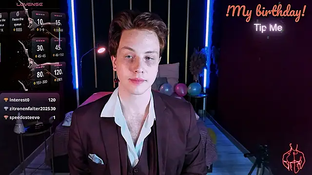 LeoMooree's cam snapshot