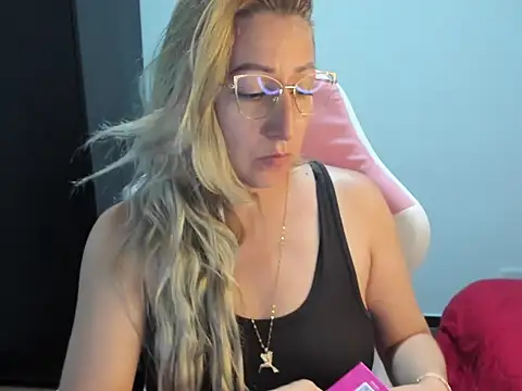 chrystal_sl852's cam snapshot