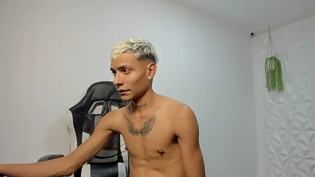 lunay_bigcock420's cam snapshot