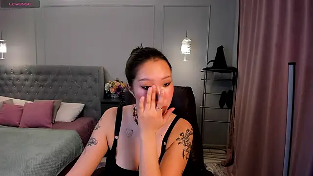 ElinaMotion's cam snapshot