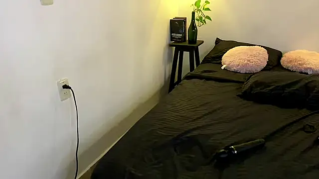 ArianaAlvarez_'s cam snapshot