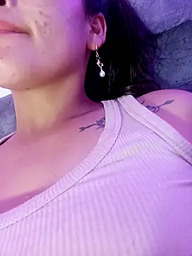 Fox_Roxxan's cam snapshot