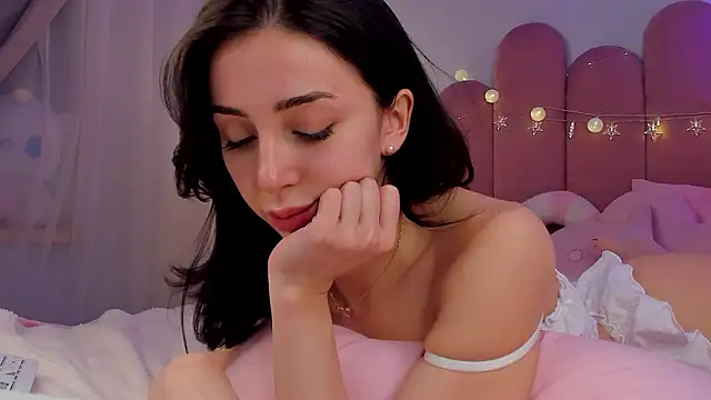 ElsaYoung's cam snapshot