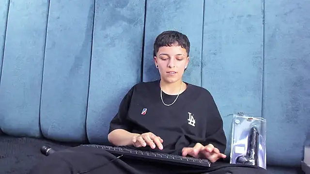 Megan_Thompson_'s cam snapshot