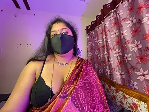 LouleyRanii live sex cam