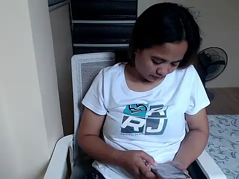 xTheLastVIRGINx's cam snapshot