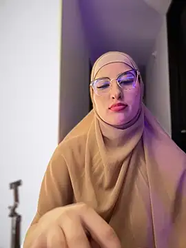 Badra_Abaid's cam snapshot