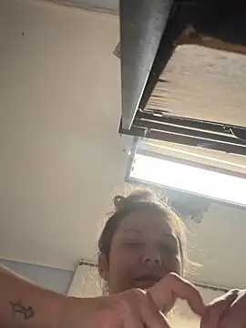 hotNReady6969's cam snapshot