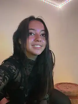 laraa_rous's cam snapshot