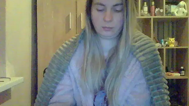 VikiLove765's cam snapshot