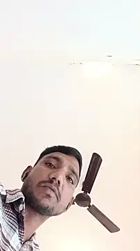 BiggerDickGuy live sex cam