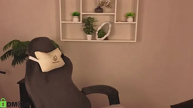 Miche1le_Allenne's cam snapshot