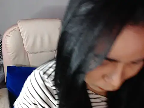 TransPetite1 live sex cam