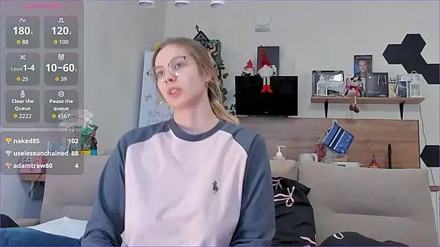 Girl_alone_home live sex cam