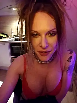 Luna_Kitanna live sex cam