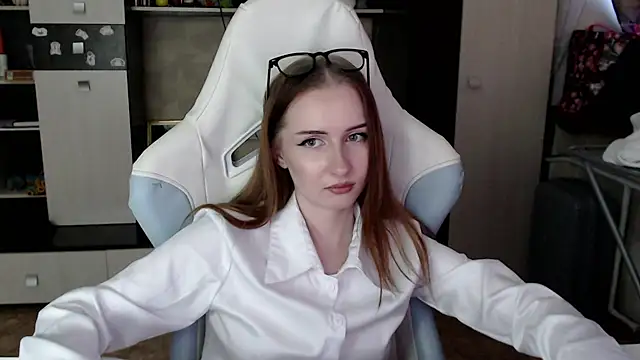 Cutti_Crystal's cam snapshot