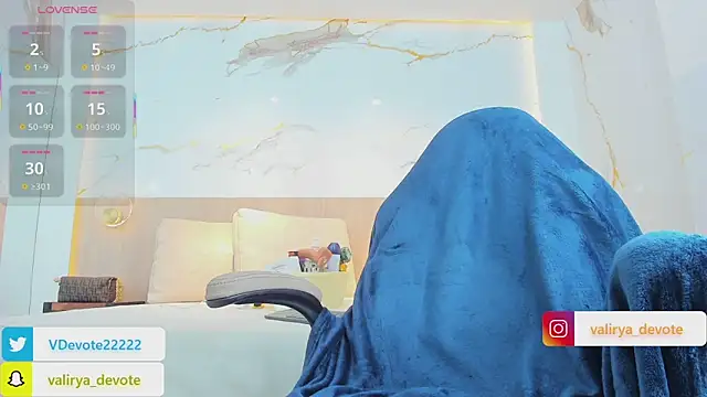valirya_devote live sex cam