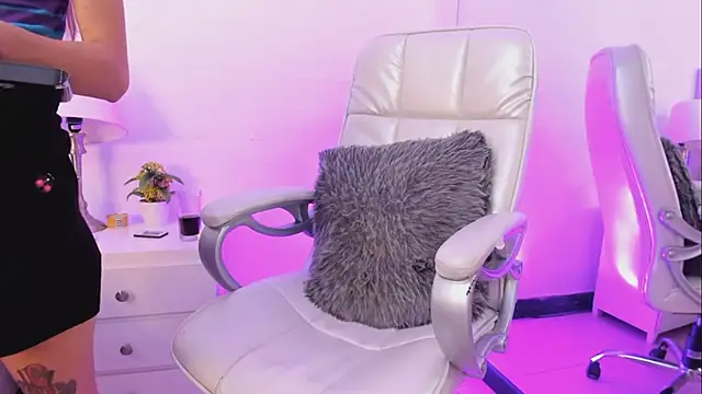 Goddess__Lilith live sex cam