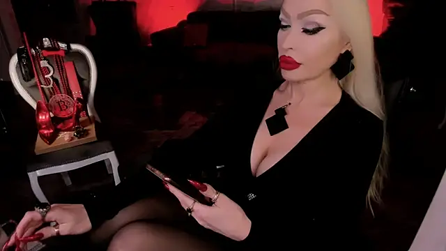 FinDomGod's cam snapshot