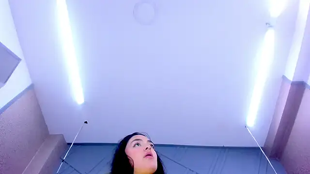 Sara_Burningg's cam snapshot