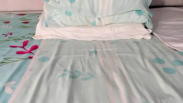 maybelline69's cam snapshot