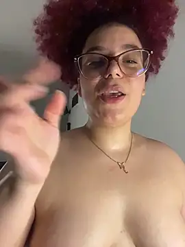 Leyah__ live sex cam