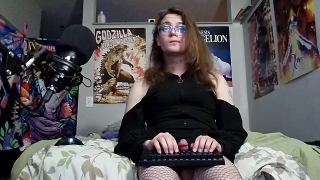 LizzyKittyOwO live sex cam