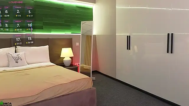 Rina_Red live sex cam