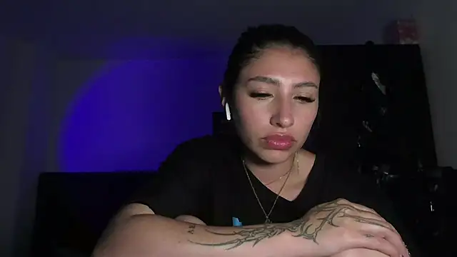 AliceTeenager___'s cam snapshot