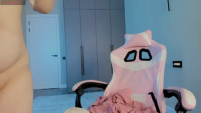 Aiko_mainee live sex cam