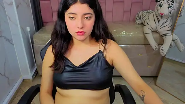 Crystal1_b_'s cam snapshot