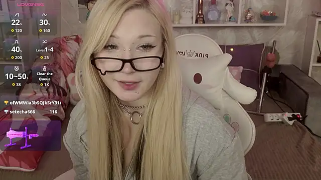 MeowkaKitty's cam snapshot