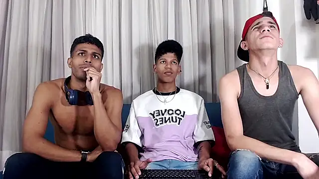 Interracial_Snow_Bunny's cam snapshot