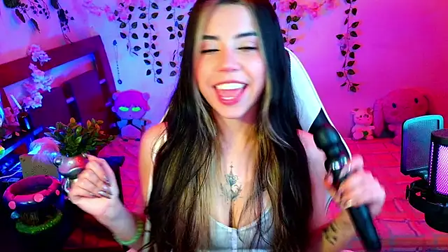 Kittyuwu_'s cam snapshot