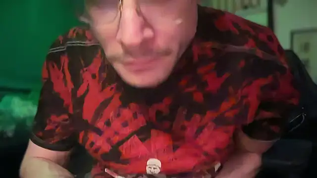 MasterDaddyCool's cam snapshot