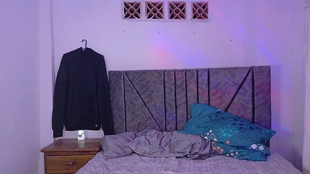 Wendy_Mills_'s cam snapshot