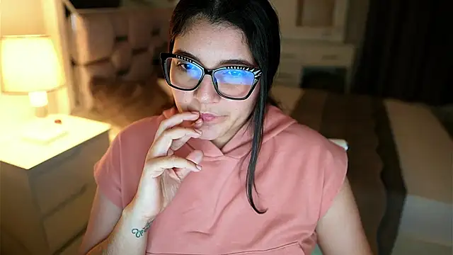 Camilaa_bueno's cam snapshot