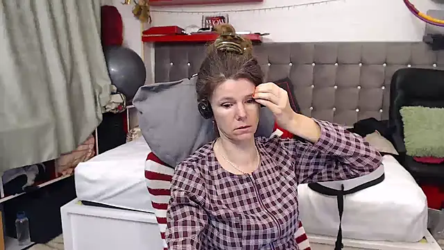 kellyterapy's cam snapshot