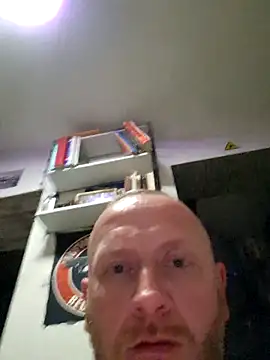 RomWoolf's cam snapshot