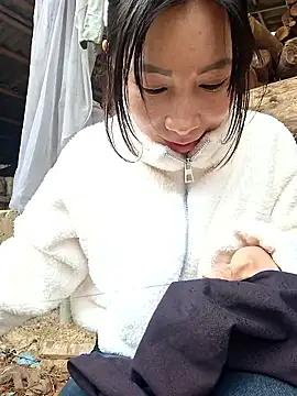 Adela-222's cam snapshot