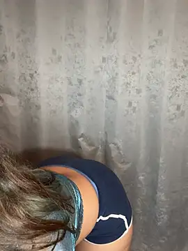 Nikkiluvv7's cam snapshot