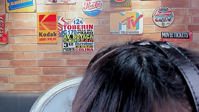 foxy_tiana's cam snapshot