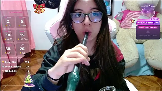 Maggie_Fox3's cam snapshot