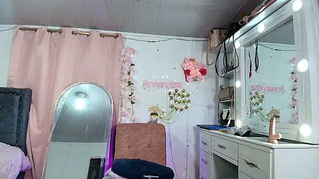 AnnaRosse1's cam snapshot