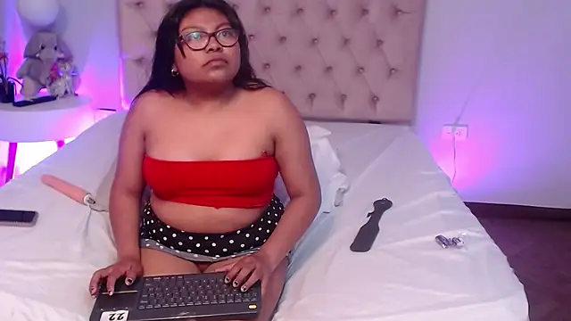 Kiri_Black_ live sex cam