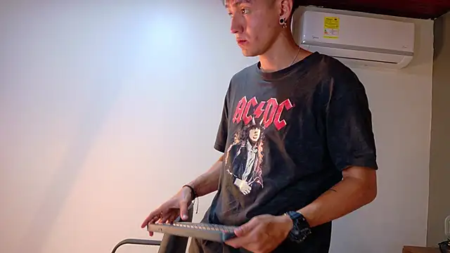 Carter_Noah_'s cam snapshot