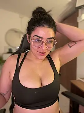 Lia_flowers's cam snapshot