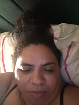 Ravena2290 live sex cam