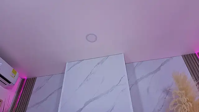 Chlooee__ live sex cam