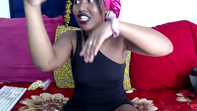 BUNNYCHOWX28 live sex cam